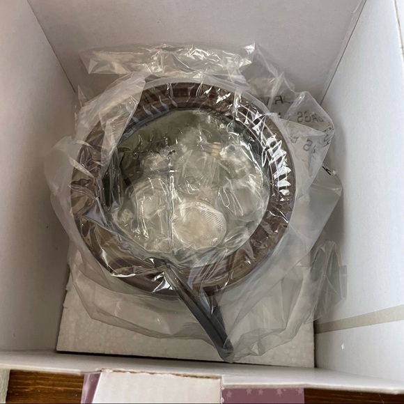 NWT Scentsy Deluxe Warmer - Pembrook - Retired - Picture 6 of 7